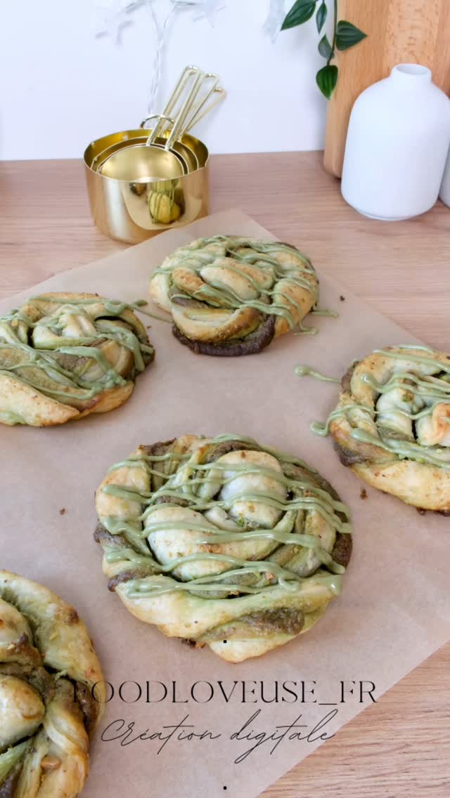 Feuilletés dorés à la pâte de pistache