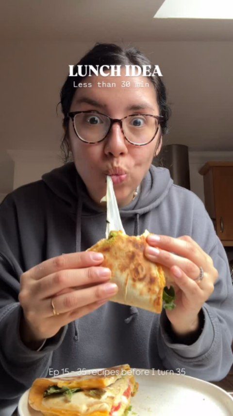 Déjeuner rapide avec œufs et poulet