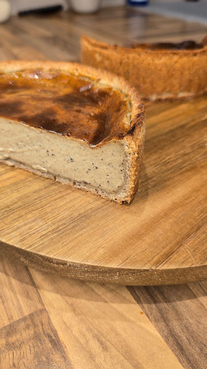 Flan à la vanille torréfiée avec pâte à gâteau Basque à la noisette