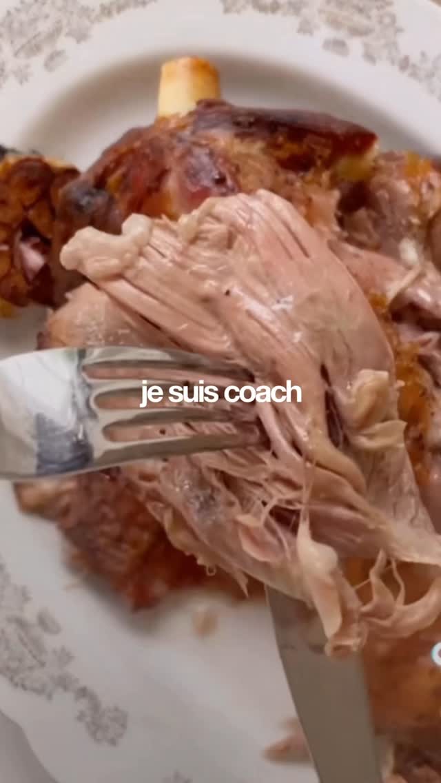 Agneau rôti confit avec purée colorée